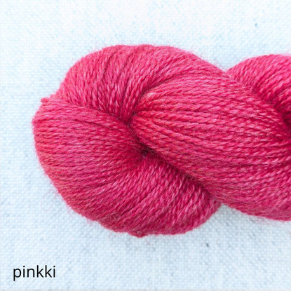 Pentti worsted yarn, dyed, different colors