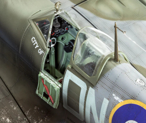 Revell 1/32 Supermarine Spitfire Mk.IXc
