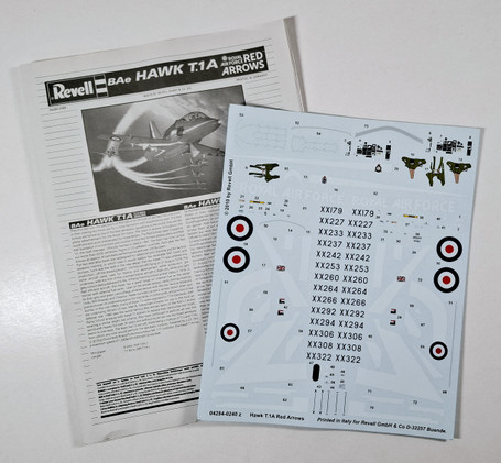 KÄYTETTY Revell 1/32 BAe Hawk T.1A Red Arrows