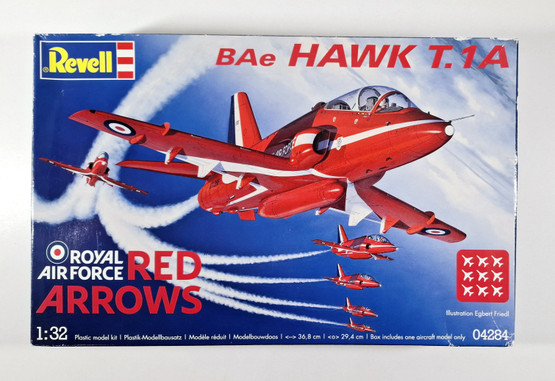KÄYTETTY Revell 1/32 BAe Hawk T.1A Red Arrows