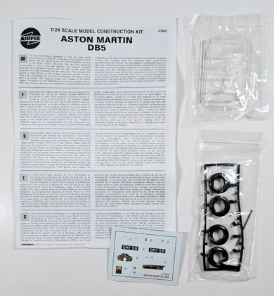 KÄYTETTY Airfix 1/24 Aston Martin 