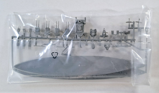 KÄYTETTY Revell 1/1200 Bismarck