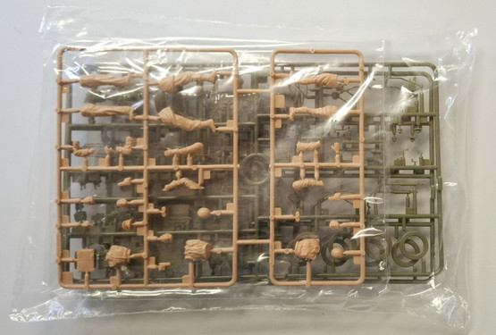 KÄYTETTY Bronco Models 1/35 Triumph 3HW Motorcycle w/British MP Set