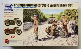KÄYTETTY Bronco Models 1/35 Triumph 3HW Motorcycle w/British MP Set