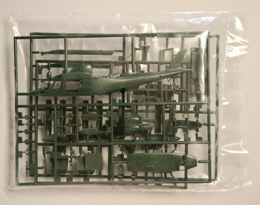 KÄYTETTY Revell 1/72 Agusta A-109 KM (Military)
