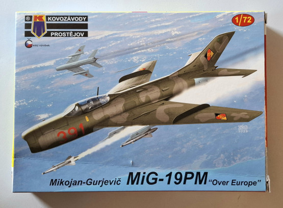 KÄYTETTY KP 1/72 Mikojan-Gurjevič MiG-19PM 