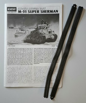 KÄYTETTY Academy 1/35 Israeli Medium Tank M-51 Super Sherman