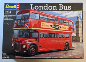 KÄYTETTY Revell 1/24 London Bus