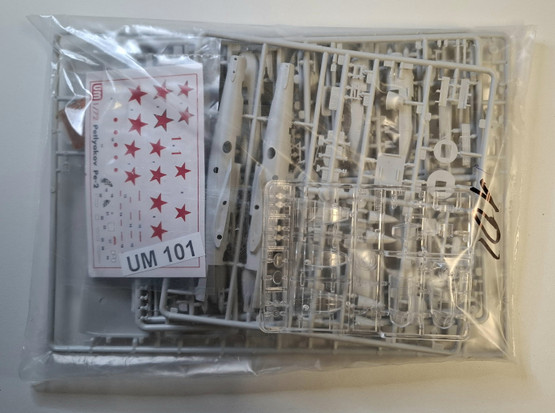 KÄYTETTY Unimodels 1/72 Soviet Dive Bomber Pe-2 (Serie 1)