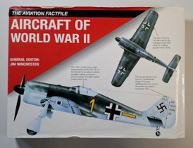 KÄYTETTY Aircraft of World War II -kirja