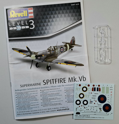 KÄYTETTY Revell 1/72 Supermarine Spitfire Mk.Vb + lisäosia