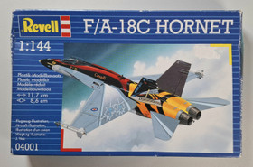 KÄYTETTY Revell 1/144 F/A-18C Hornet + lisäosia