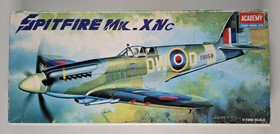 KÄYTETTY Academy 1/72 Spitfire Mk.XIVc + lisäosia