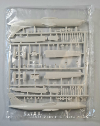 KÄYTETTY F-RSIN Plastic 1/144 ATR 72 - KLM uk + lisäosia