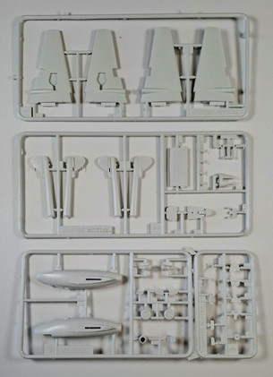 KÄYTETTY Revell 1/72 de Havilland Vampire FB.5