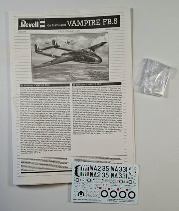 KÄYTETTY Revell 1/72 de Havilland Vampire FB.5