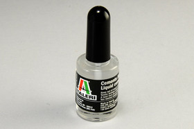 Italeri nestemäinen muoviliima 15ml