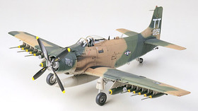Tamiya 1/48 Douglas A-1J Skyraider U.S. Air Force