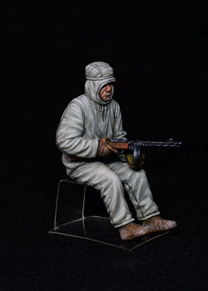 Miniart 1/35 Soviet Assault Infantry Winter Camouflage Cloaks