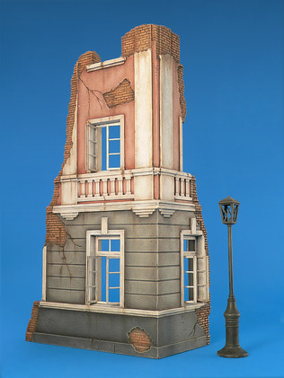 MiniArt 1/35 Ruined City Building