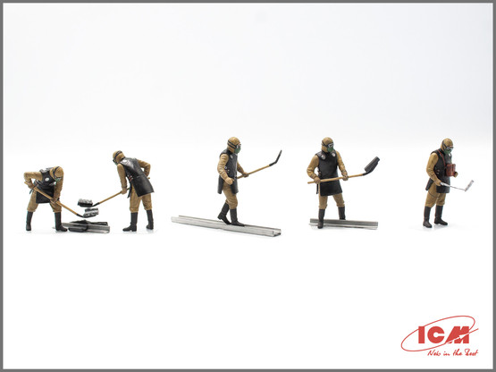 ICM 1/35 Chernobyl #3 Rubble Cleaners
