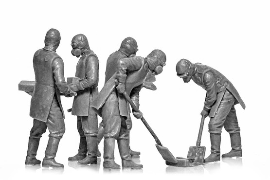 ICM 1/35 Chernobyl #3 Rubble Cleaners