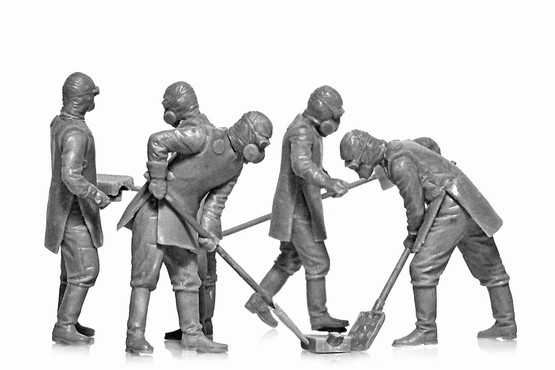 ICM 1/35 Chernobyl #3 Rubble Cleaners