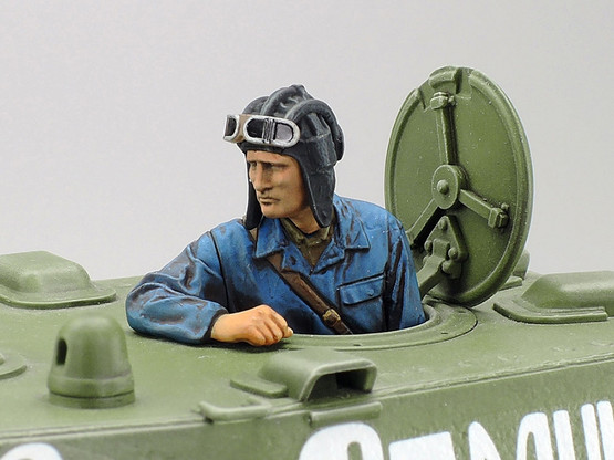 Tamiya 1/35 Russian Heavy Tank KV-1 Model 1941 Early Production