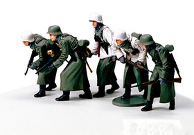 Tamiya 1/35 German Assault Infantry w/Winter Gear