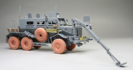 Vespid Models 1/72 Buffalo A1 MPCV Mine Protected Clearance Vehicle