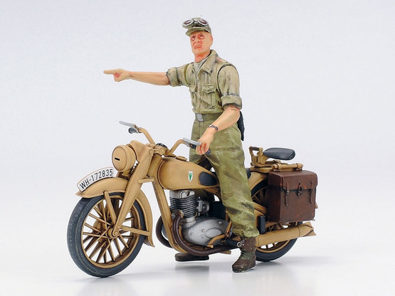 Tamiya 1/35 Panzerkampfwagen IV Ausf F. & Motorcycle North Africa
