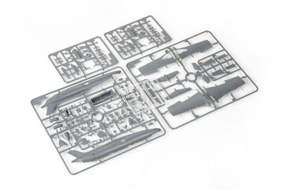 Eduard 1/72 L-29 Delfin (Profipack)