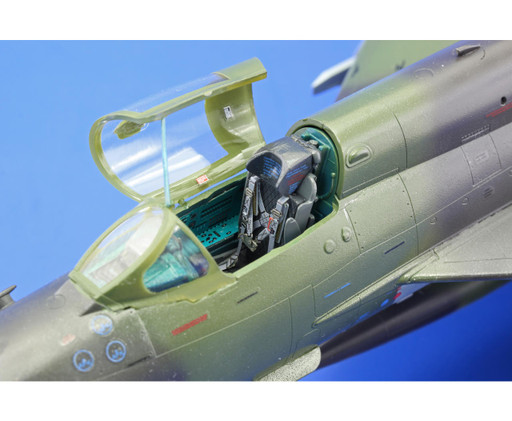 Eduard 1/48 MiG-21bis (Profipack)