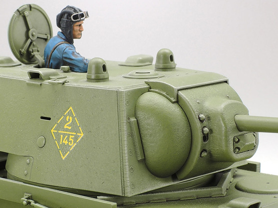Tamiya 1/35 Russian Heavy Tank KV-1 Model 1941 Early Production