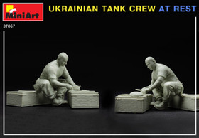 MiniArt 1/35 Ukrainian Tank Crew at Rest
