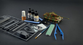 Italeri 1/72 Sd. Kfz. 182 King Tiger aloituspakkaus