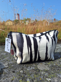 Meikki/toiletti pussukka, seepra kuosi