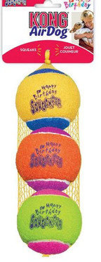 Kong Air Squeaker tennispallo syntymäpäiväteemalla 3 kpl