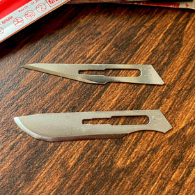 Scalpel blades