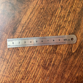 Teräsviivain, 10 cm