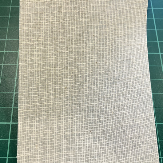 Paperilla taustattu harso I