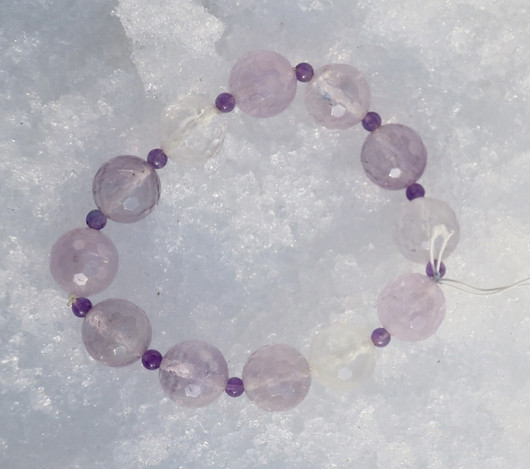 Rannekoru ametisti vaalea viistehiottu LILA1 