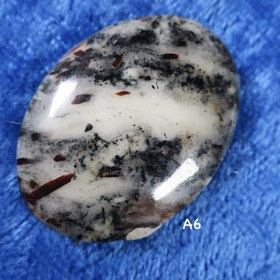 Kapussi astrofylliitti ovaali, ryhmä3. Valitse