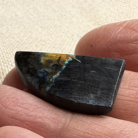 Spektroliitti kapussi. Ylämaa KSP78