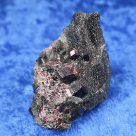 Almandiini granaatti 40g 35x30x20mm Nappikallio Hi184u