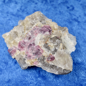 Pegmatiitti rubelliitti albiitti anortiitti 55g Suomi Hi68v