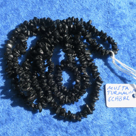 Helmet musta turmaliini schörl 90cm