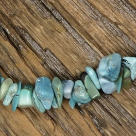 Turkoosi pieni sipsimallinen irtohelmi