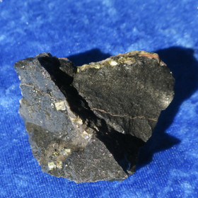 Mustaliuske, pyriittikiteitä 50g Suomi Hi180E