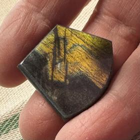 Spektroliitti kapussi. Ylämaa KSP47